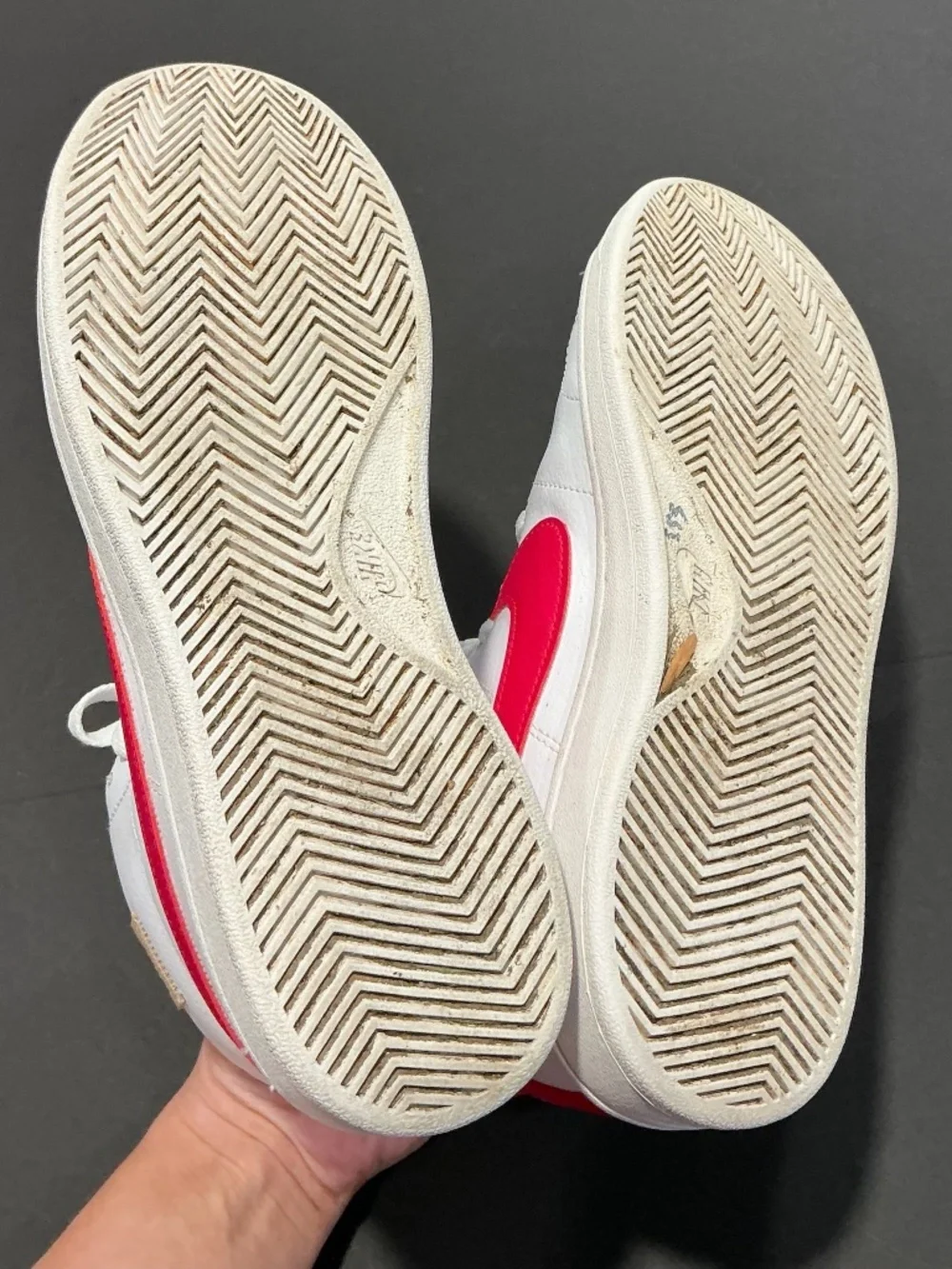 Nike red color